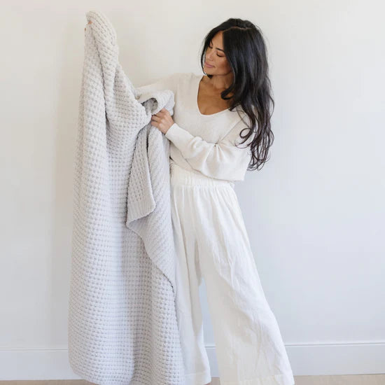 Saranoni Waffle Knit Throw Blanket