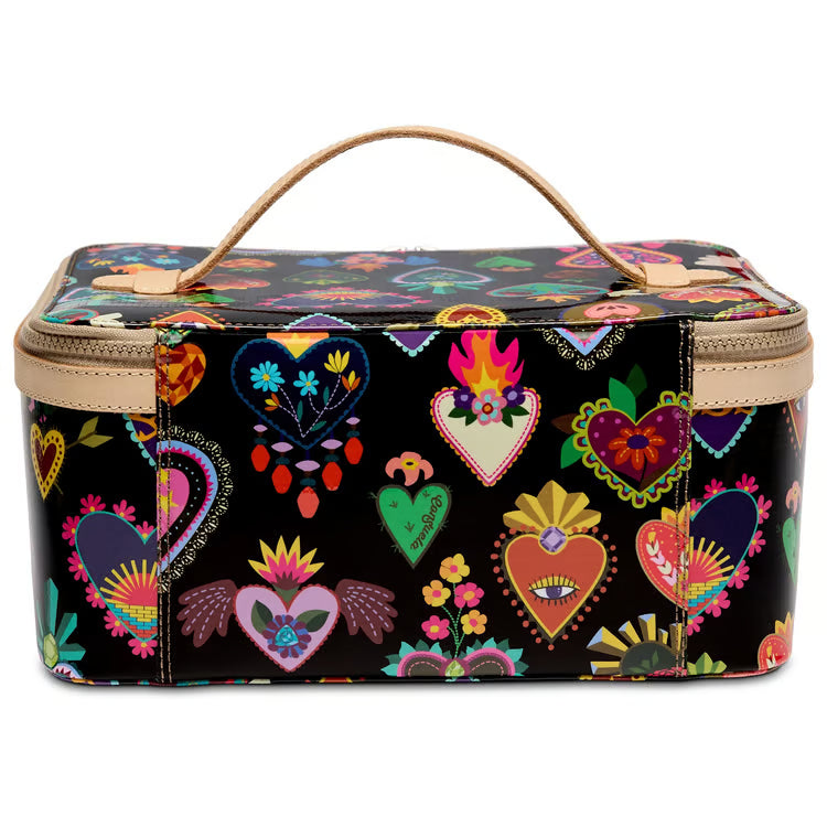 Consuela Train Case, Vida