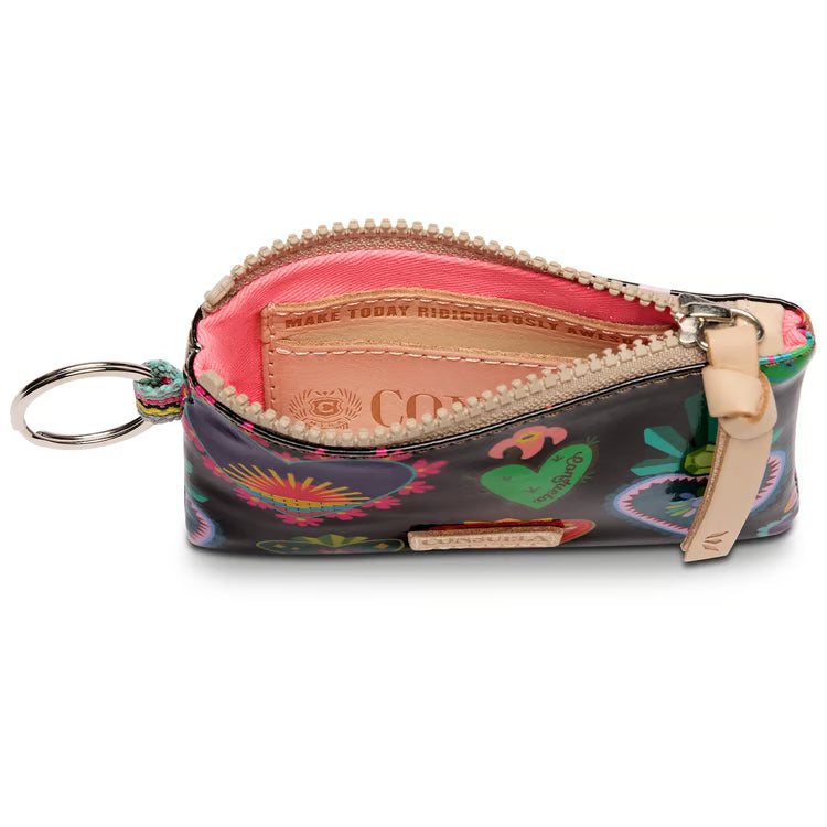 Consuela Pouch, Vida