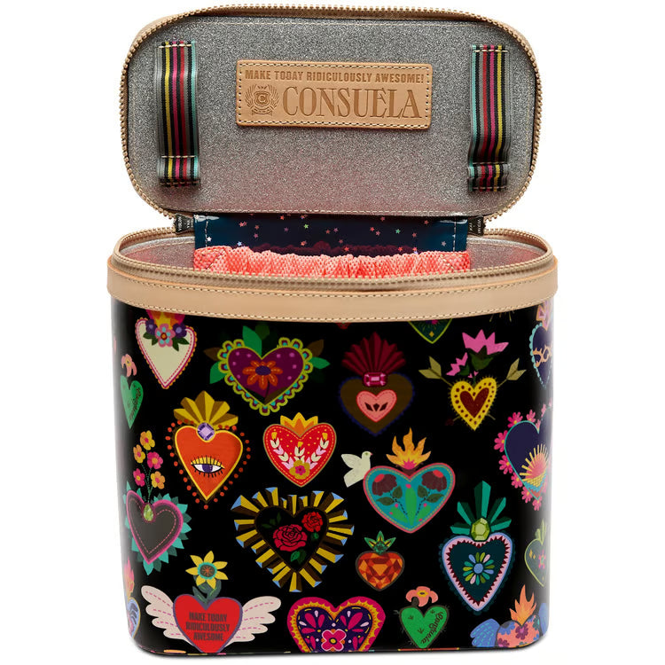 Consuela Slim Train Case, Vida