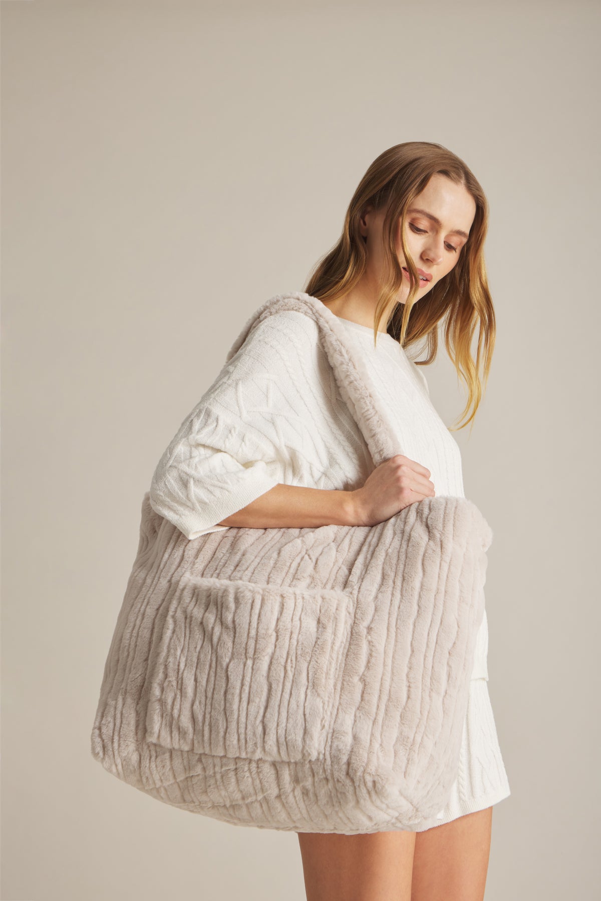 Barefoot Dreams Channel Faux Fur Blanket & Bag Set- Sandstone