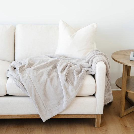Saranoni Lush Throw Sewn In Border