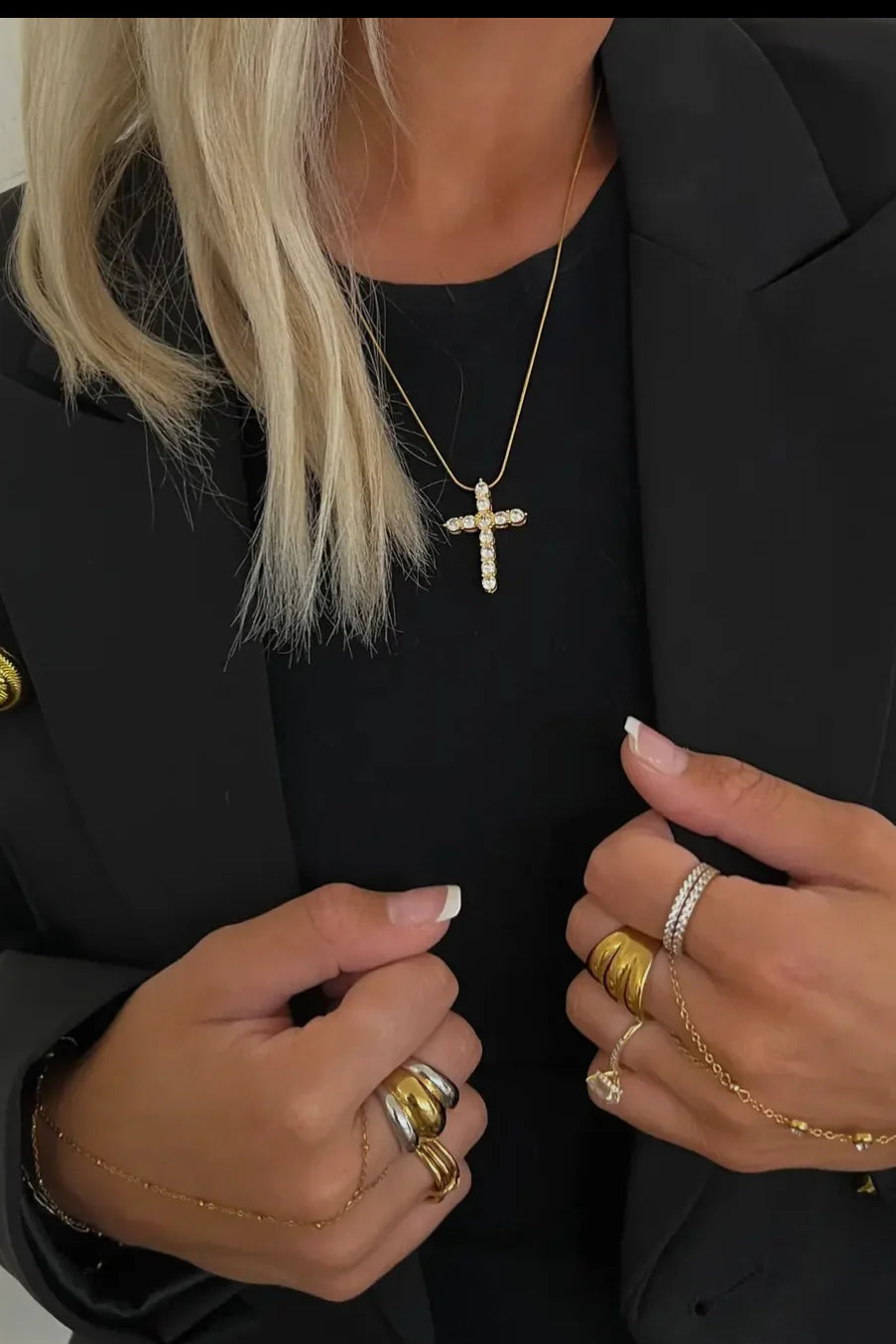 Chan Sutt Pearls Sparkle Cross