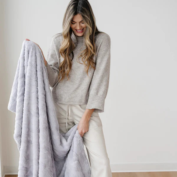 Saranoni Patterned Faux Fur Throw