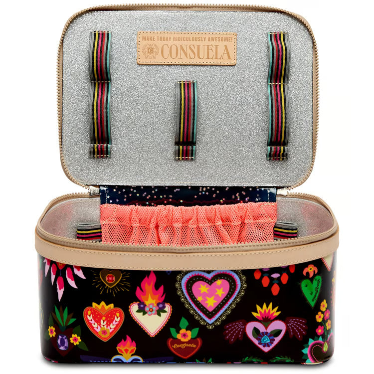 Consuela Train Case, Vida