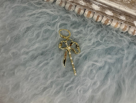 Treasure Jewels Bow Pearl Charm