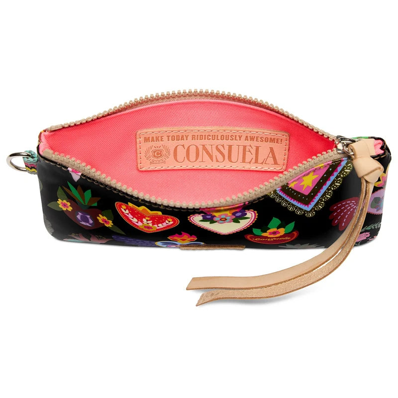 Consuela Pop Pouch, Vida