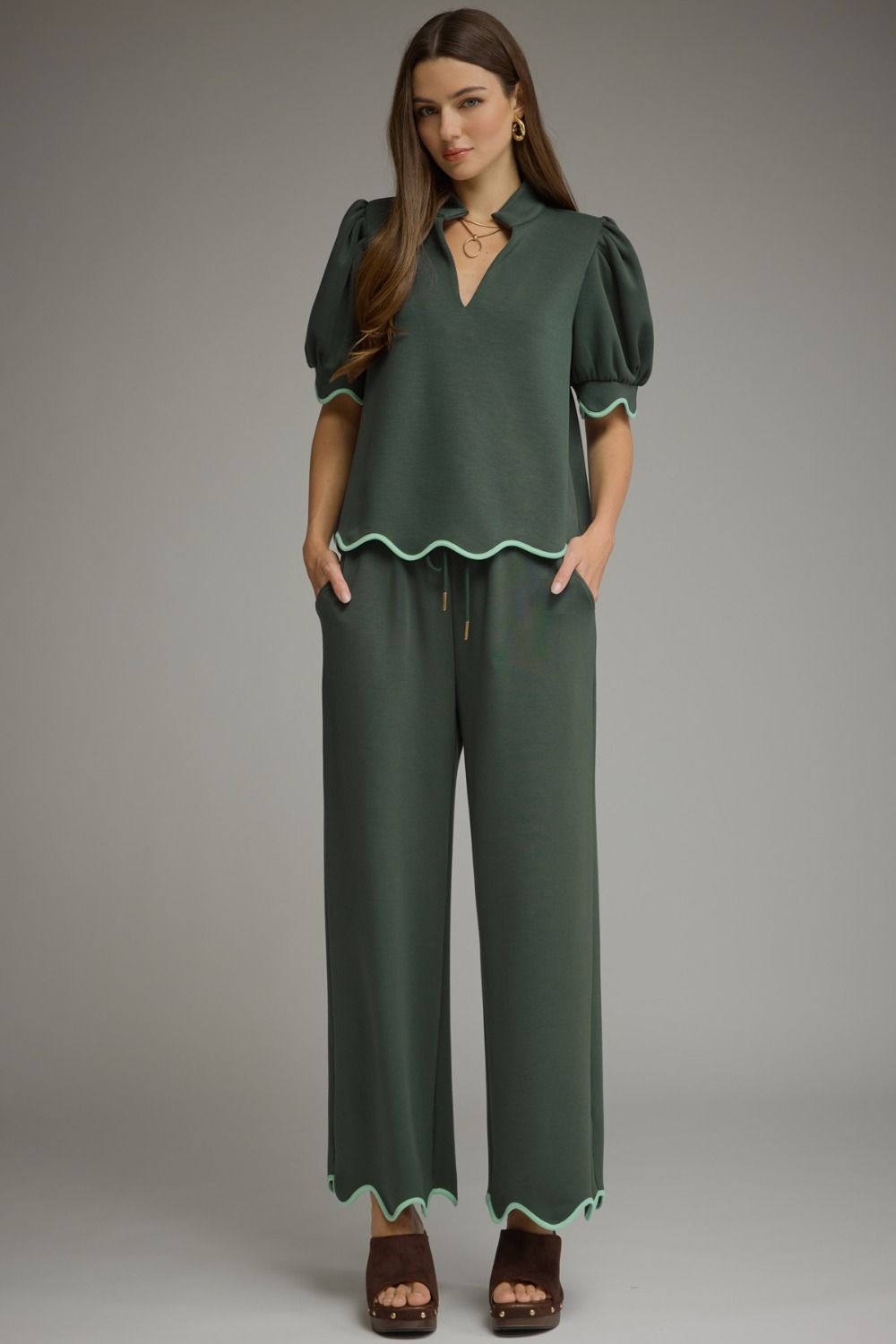 Evergreen Elegance Scalloped Set
